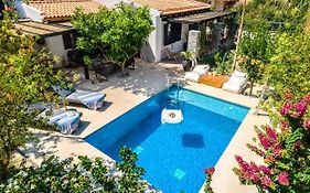 Halo Ligaria Suite 100M Next To The Beach With Private Pool